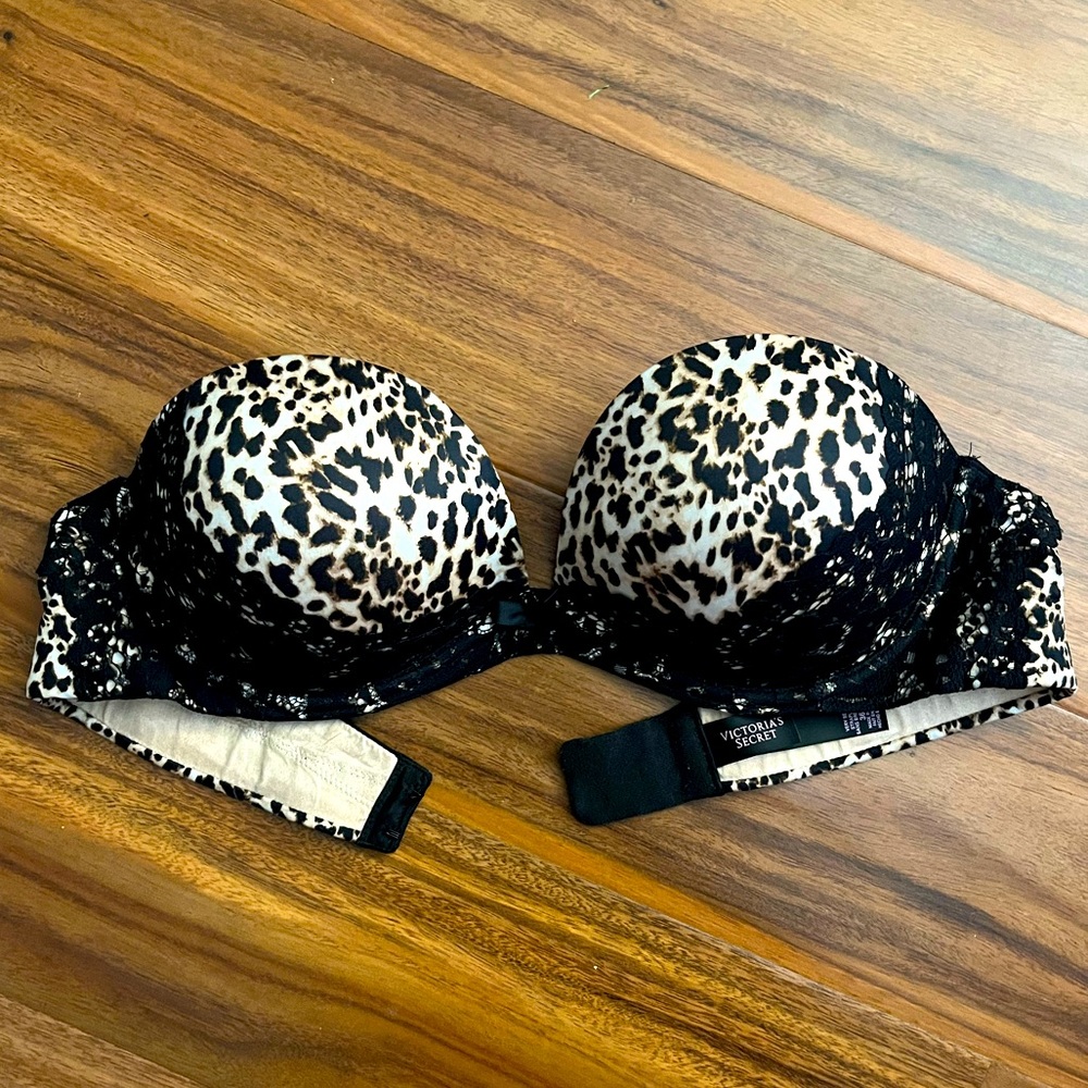 Victoria Secret - like new! Strapless bra with lace. 36B